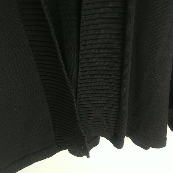 First Issue A Liz Claiborne Company - Picture 6 of 11